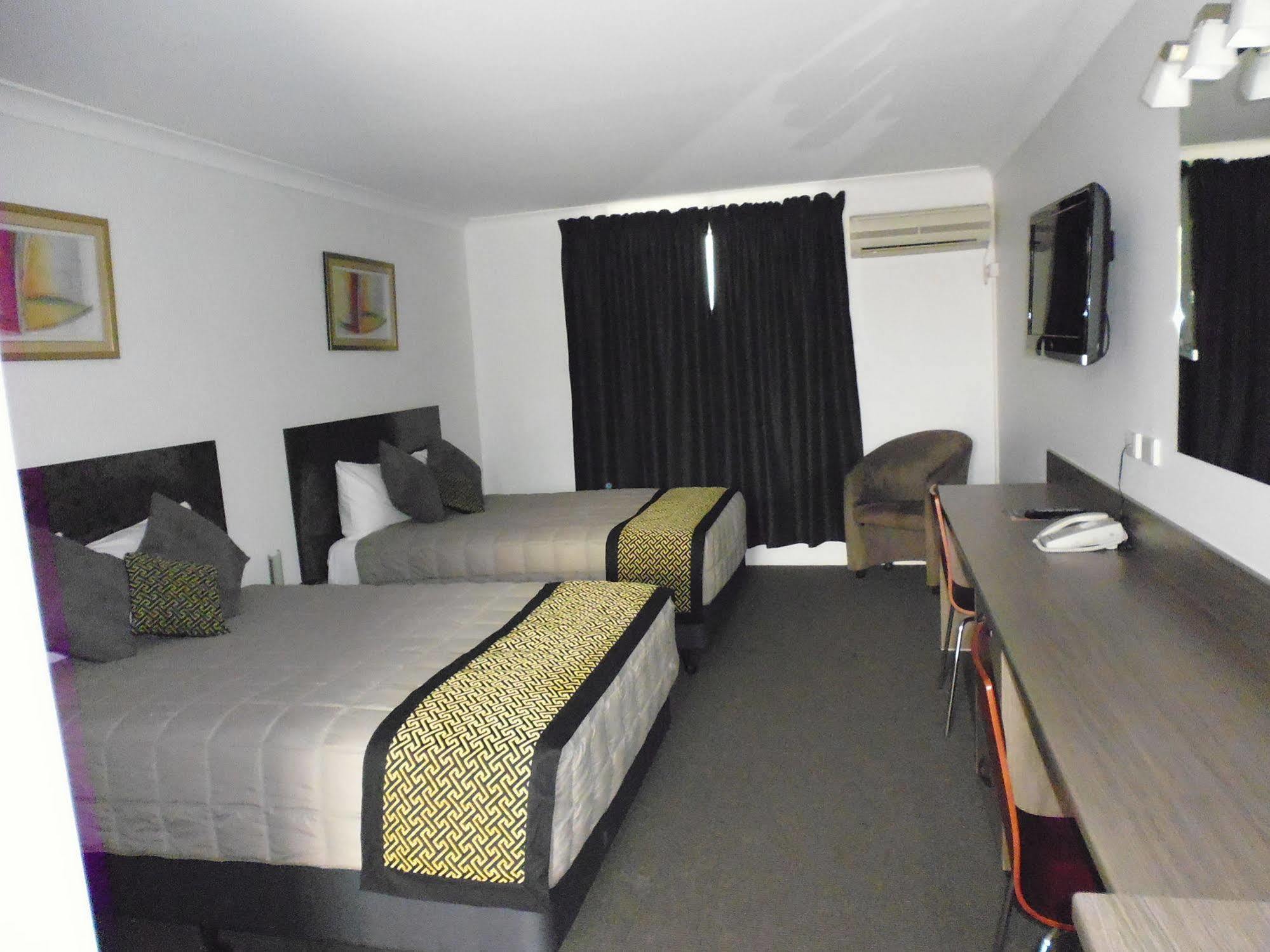 Burke & Wills Motor Inn Kingaroy Exteriör bild